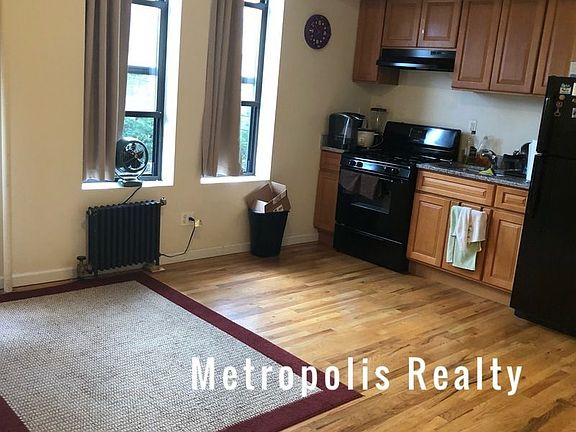 2nd image of 2815 24th Ave APT 14