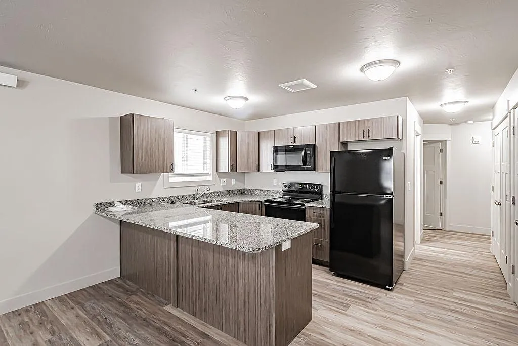 3 bed, 1178 sqft, $1,295 — Photo 4