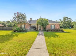300 Bridgeport Ln, Carencro, LA 70520