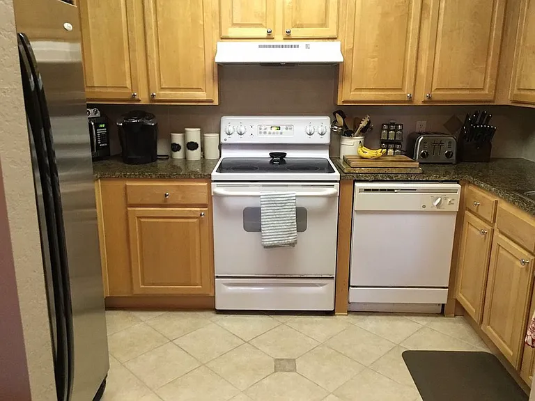 6100 Gulfport Blvd S #301 — Photo 4