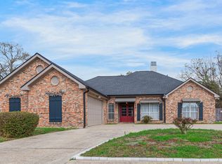 408 Bon Mange Cir, Lafayette, LA 70506