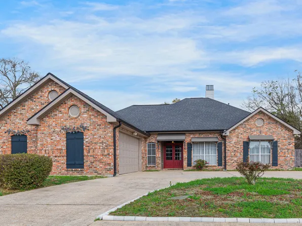 408 Bon Mange Cir, Lafayette, LA 70506