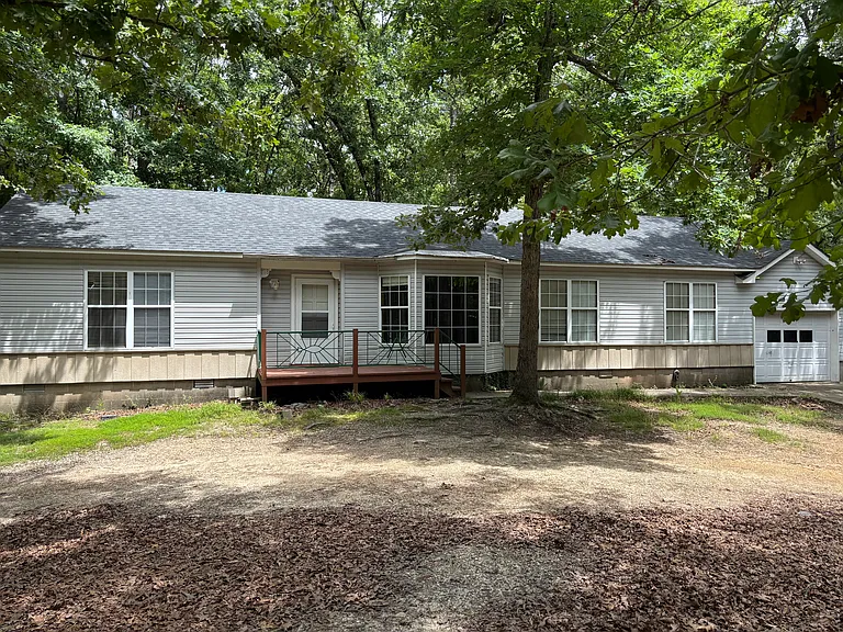 178 Circle H Dr — Photo 2