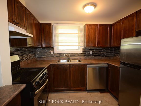 5th image of 2688 Draper Ave W