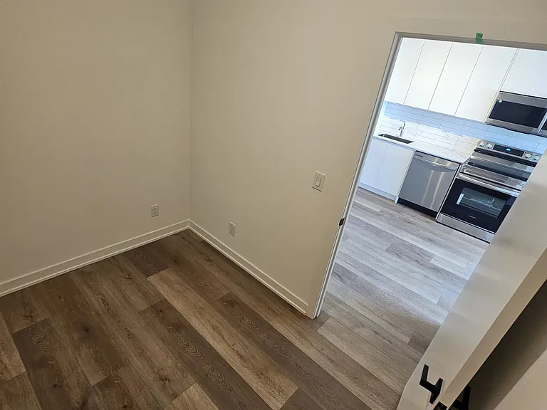 33 Erie Ave #614 — Photo 23