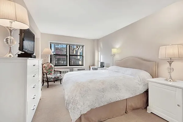 Sold by Engel & Völkers New York City | media 13