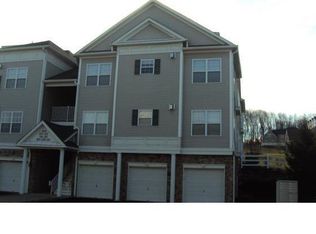 1131 Old Course Ln, Easton, PA 18042