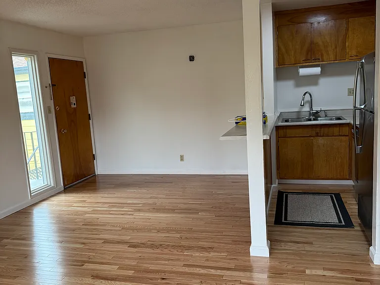 2127 McGee Ave #G — Photo 4