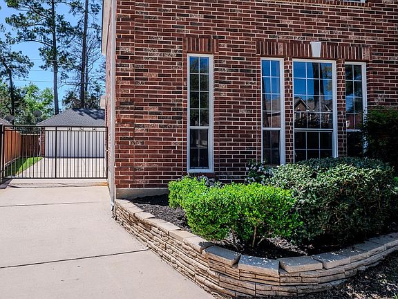 3rd image of 20131 Forest Dr