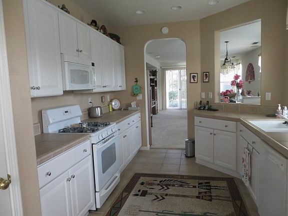 5th image of 521 Pelican Bay Cir