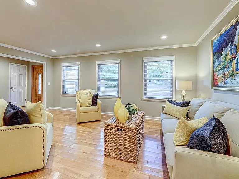 1185 Lake Colony Dr — Photo 12
