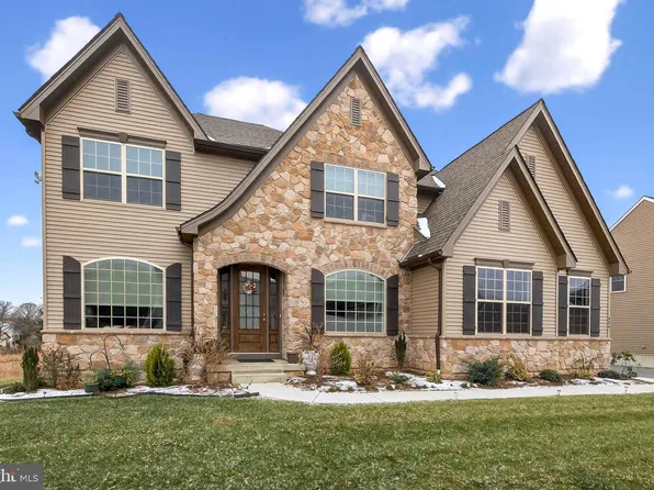 454 E Delp Rd, Lancaster, PA 17601