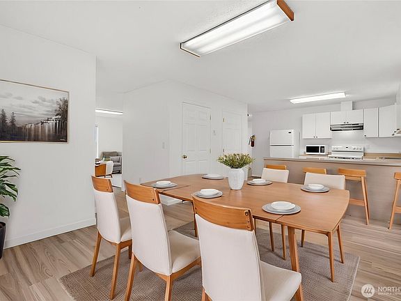 3rd image of 20805 133rd Avenue E