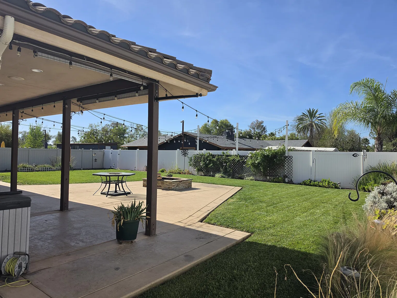 4 bed, 2.5 bath, 1969 sqft, $3,450 — Photo 2