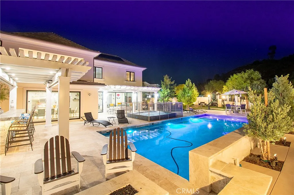 5 bed, 5.5 bath, 5660 sqft, $20,000 — Photo 4