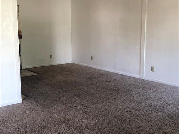 4th image of 9509 English Oak Dr
