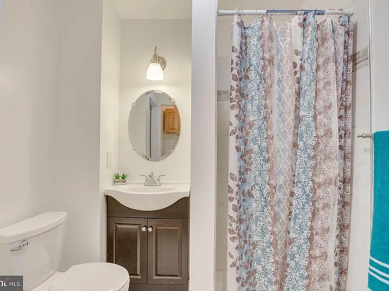 Second Full bathroom