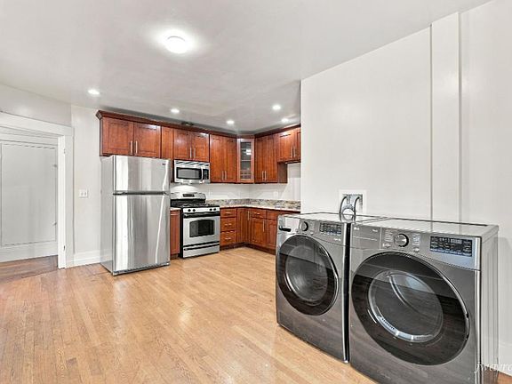 2nd image of 502 Precita Ave