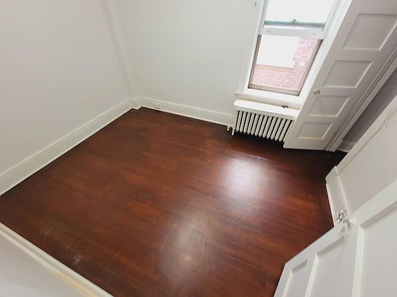 Unit Bedroom
