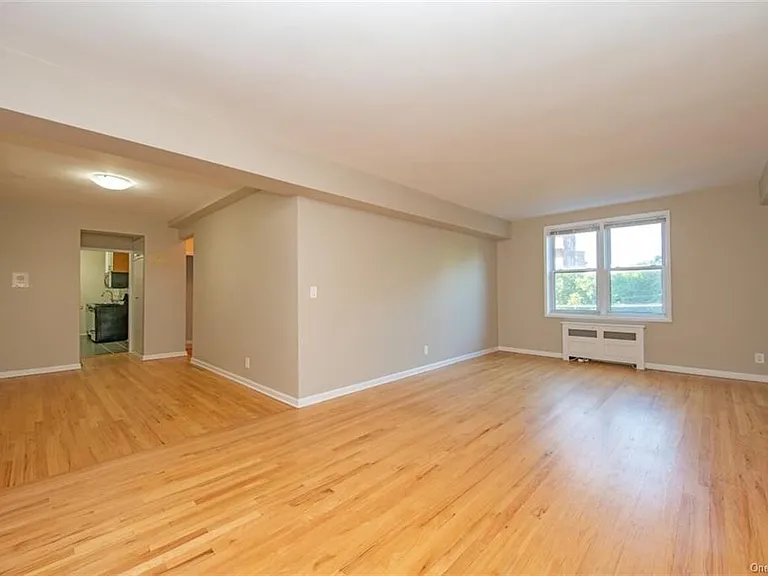 1133 Midland Ave #3H — Photo 4