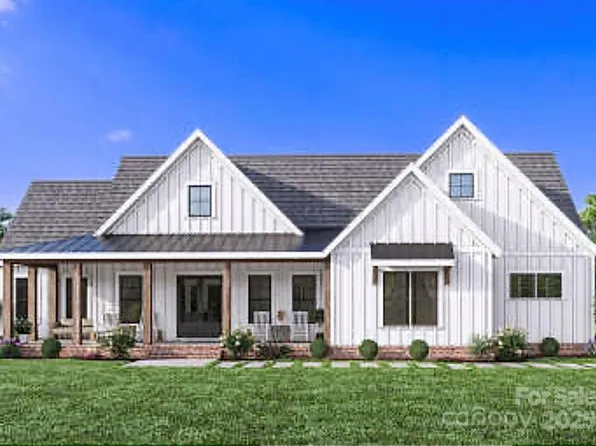 195 Bloomingdale Dr, Fletcher, NC 28732