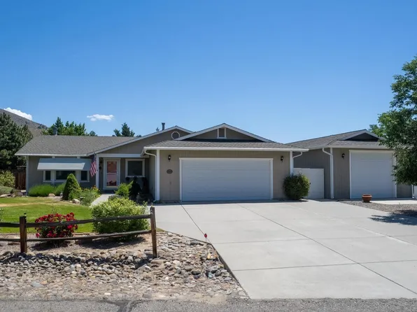 2957 San Fernando Dr, Minden, NV 89423
