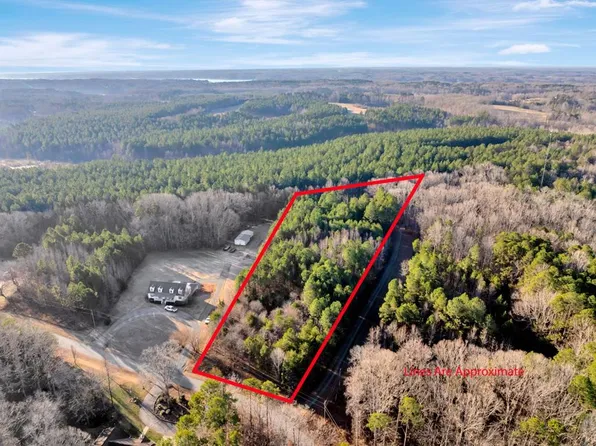 279 Large Mouth Ln, Clarksville, VA 23927