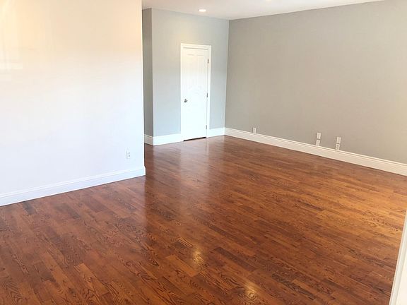 3rd image of 123 Christel Oaks Dr #B