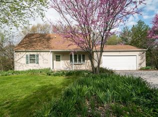 711 Hill Castle Rd, Columbia, IL 62236