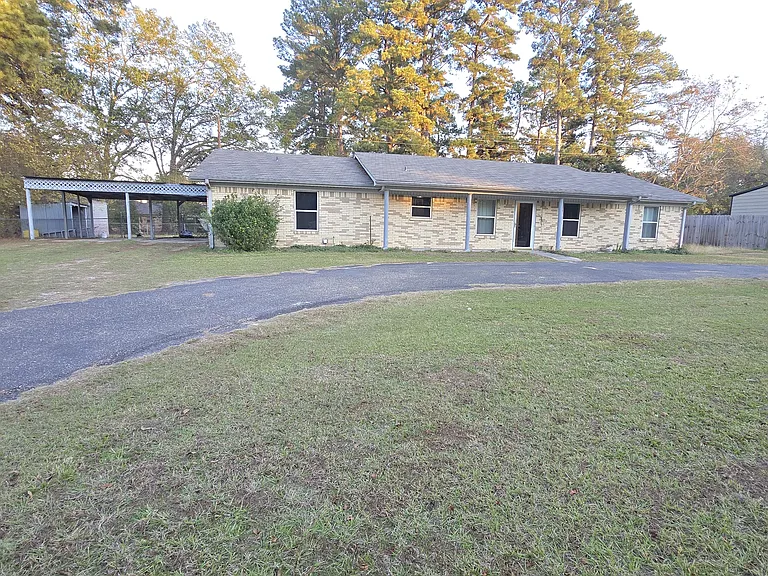 1514 State Highway 155 N — Photo 33
