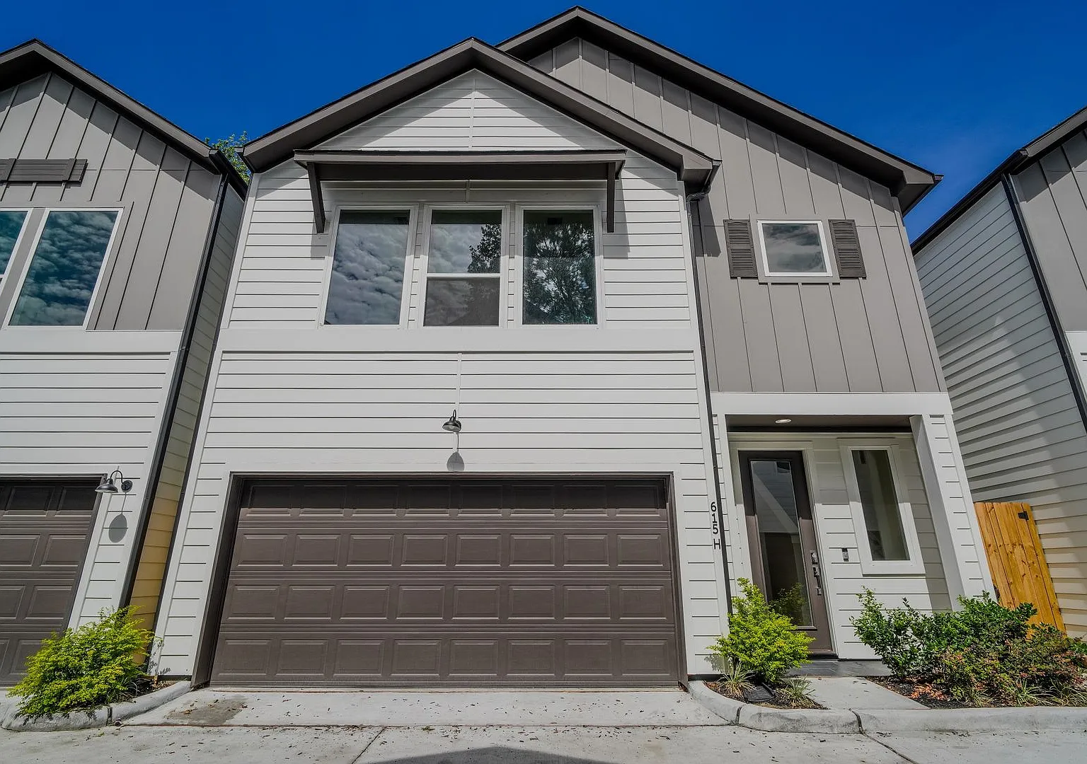 Modern Comfort in a Prime Location — Photo 1
