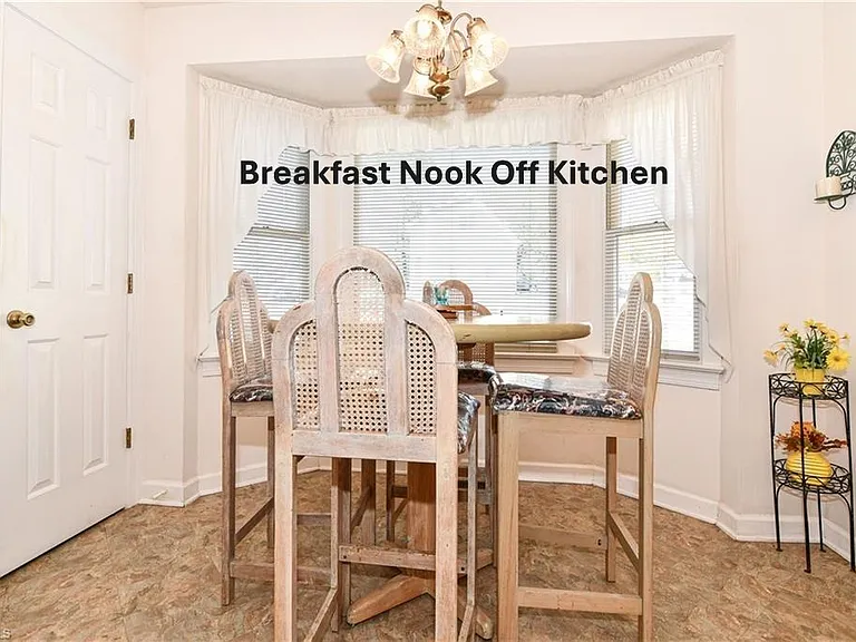 BREAKFAST NOOK
