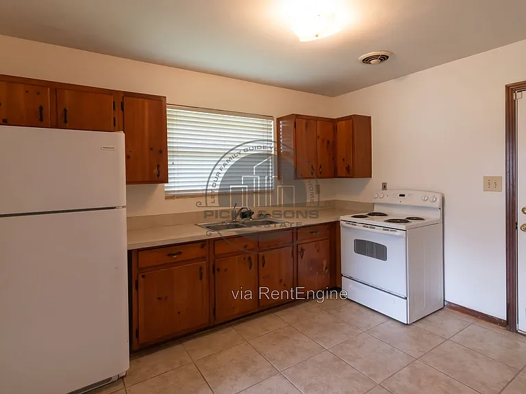 1818 Dawsey St — Photo 3