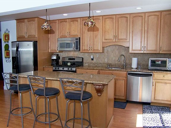 3rd image of 92 Fawn Ln E