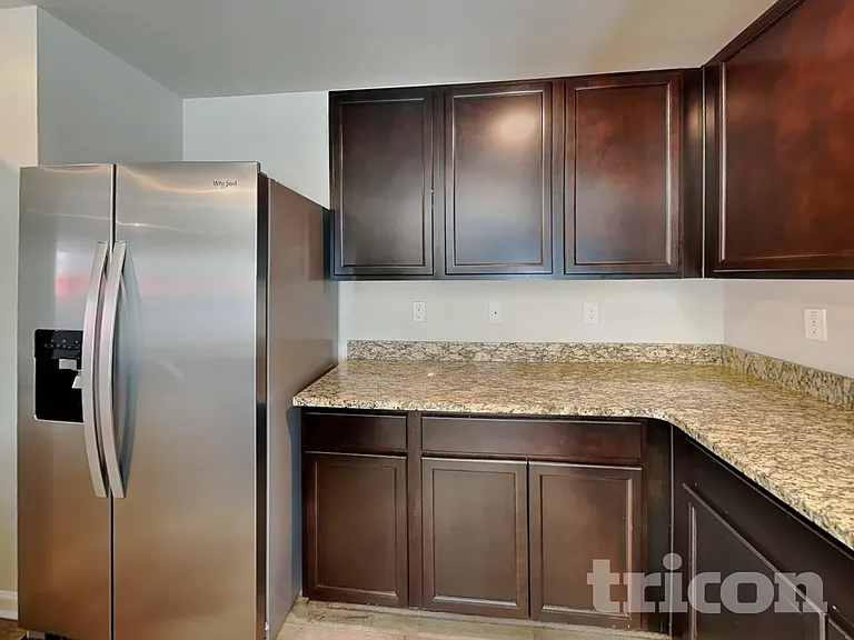 1433 Veranda Ln — Photo 4