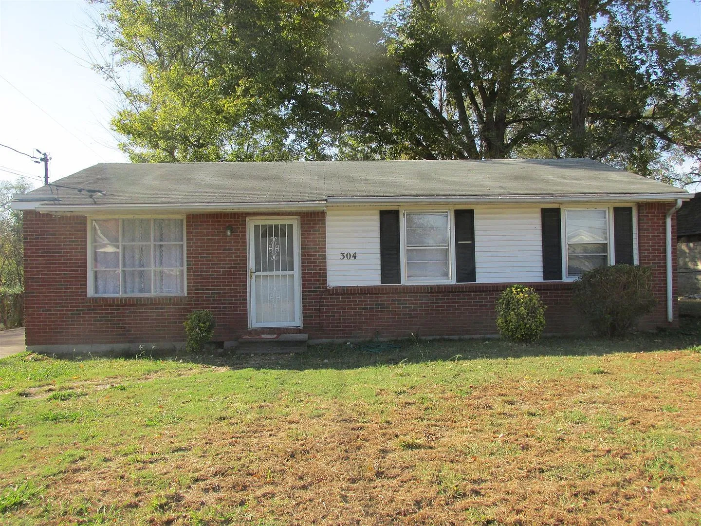3 Bedroom 1 Bath Pet Friendly Home For Rent! — Photo 4