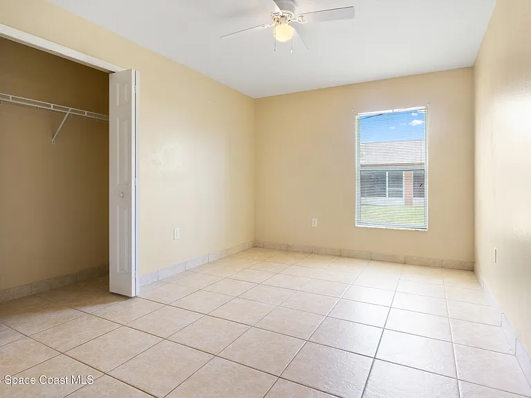 1406 Martinez St SE — Photo 17