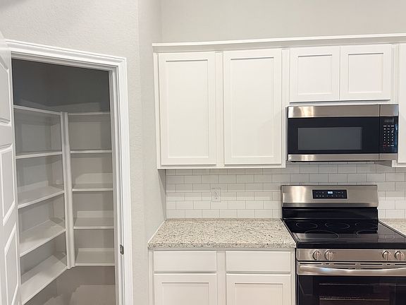 3rd image of 463 Nespral Dr