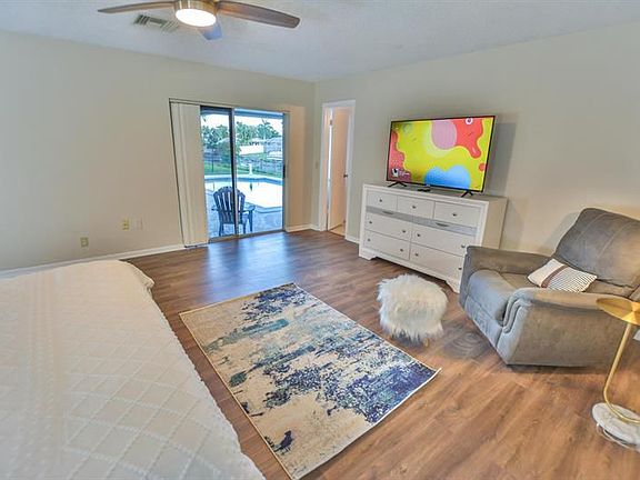 3rd image of 1210 SW 26th Ave