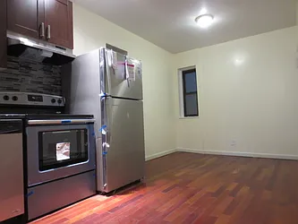 Rented by Robyn Lee, LREB