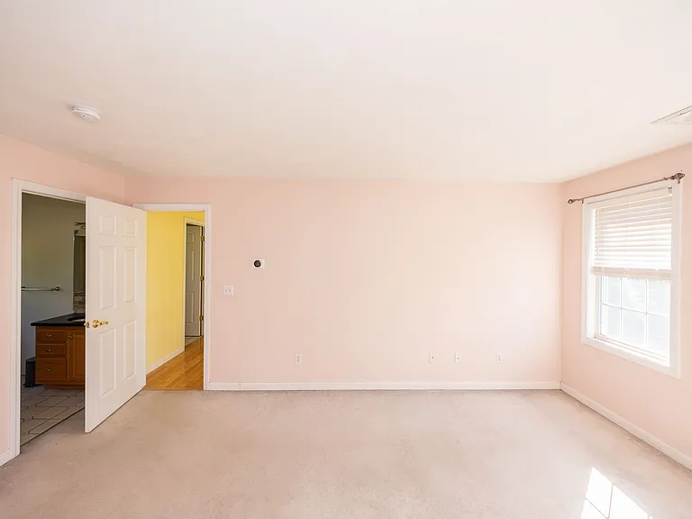 469 Walnut St — Photo 18