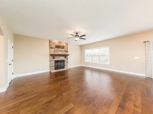 120 Overcrest Ct, Clarksville, TN 37043