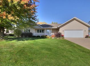 1024 Deer Ridge Ct NW, Lonsdale, MN 55046