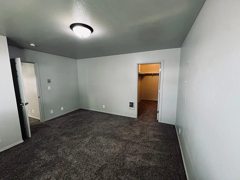 49 E Main St — Photo 8