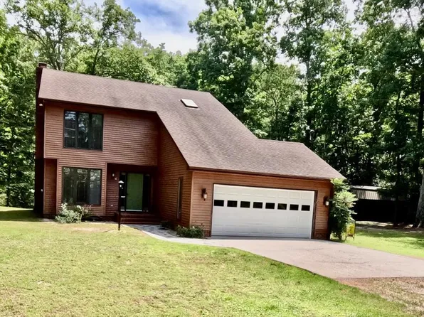 1113 Dillard St, Tappahannock, VA 22560