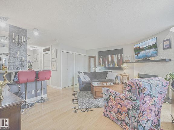 3rd image of 10148 118th St NW #201