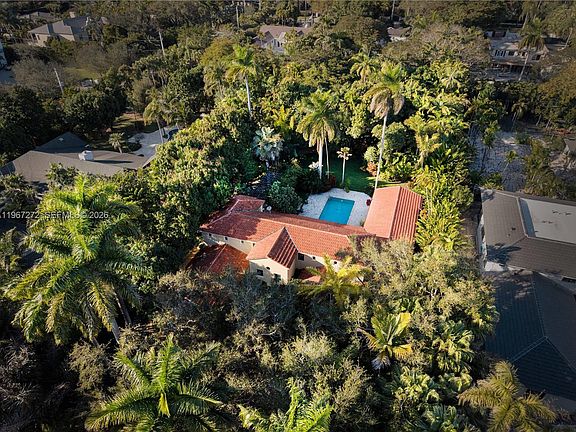2nd image of 4867 SW 82nd St