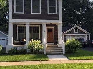 4 Taylor St, Saratoga Springs, NY 12866