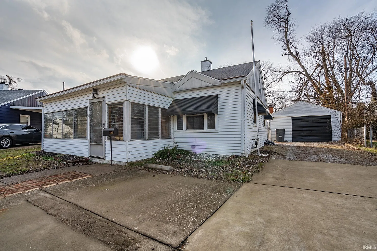 2205 Maplewood Cir photo 1