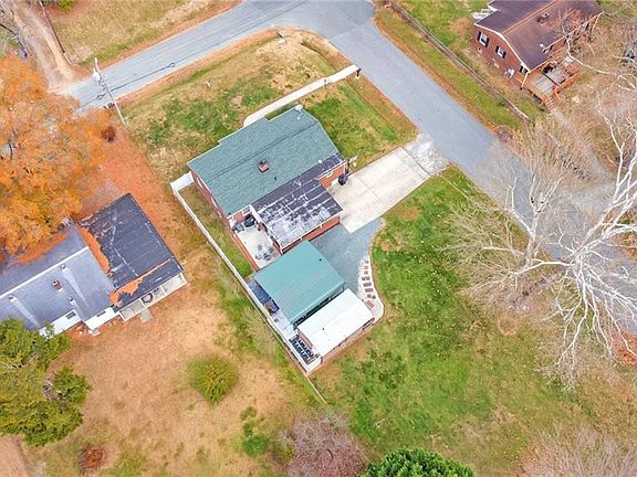 5th image of 2018 S Ashland Dr